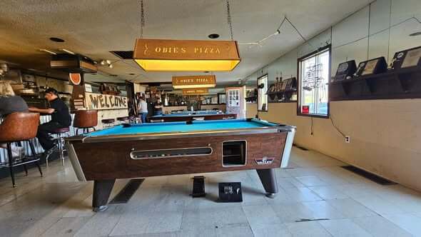 Interior of Obie's Pizza